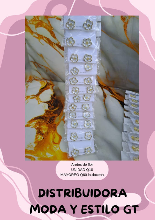 Aretes de Flor Blanco con Dorado