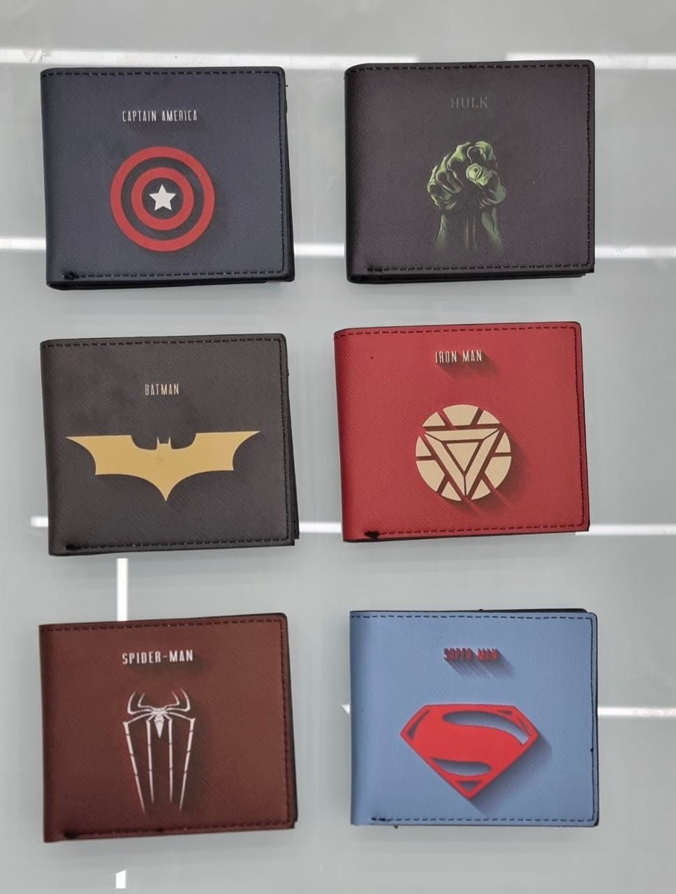 Billeteras superheroes