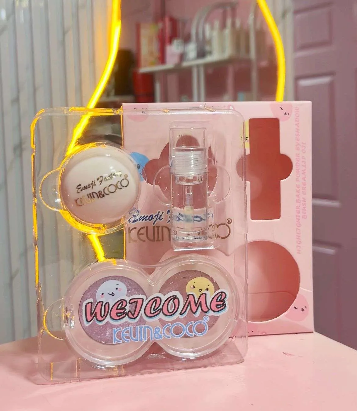 Kit Iluminador + Lip Gloss y Rubor Kevin y Coco Original